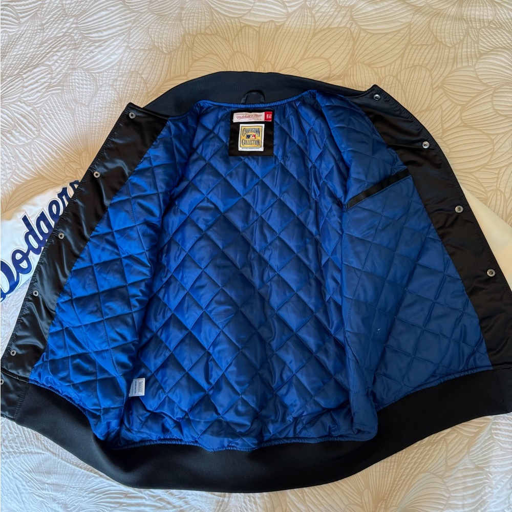 Mitchell & Ness Men’s Varsity Dodgers Jacket - Picture 9 of 11